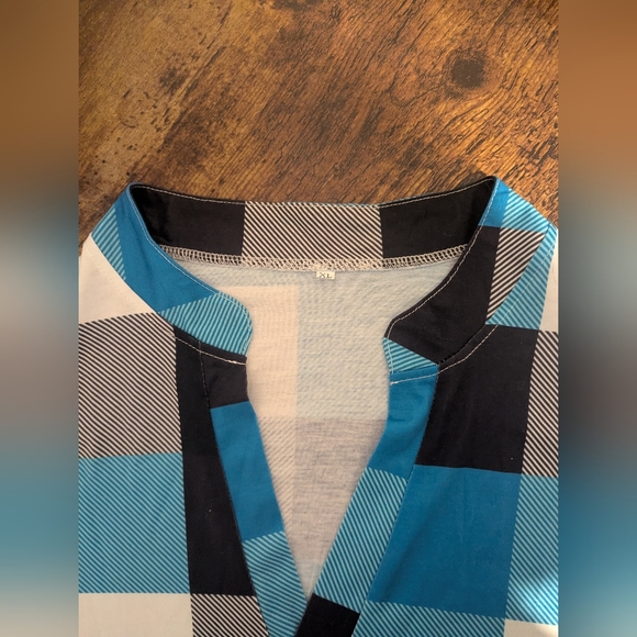 Women's blouse - Picture 4 of 6